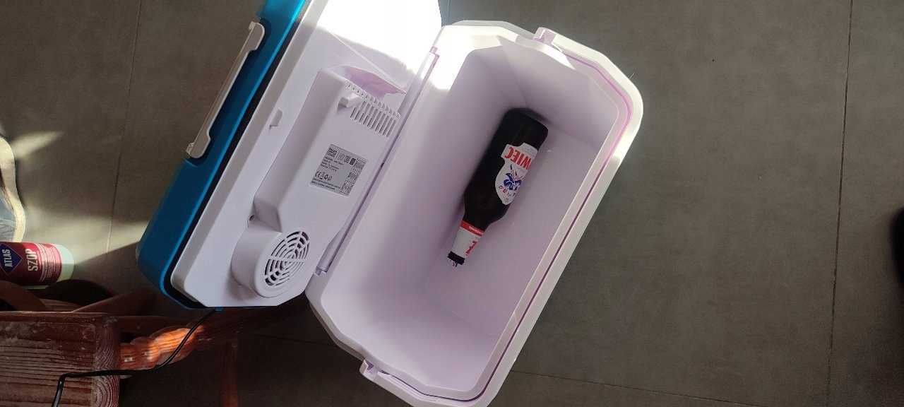 Lodówka turystyczna samochodowa 20L 12V/230V z funkcją grzania