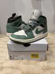 Buty chłopięce Nike JORDAN 1 MID rozm.37,5
