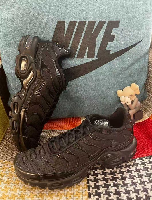 Buty-Trampk-Nike Air Max TN Plus Black R.43