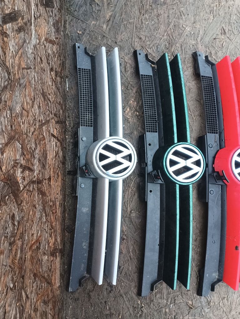 Grill atrapa zderzaka przedniego VW Golf 4 IV