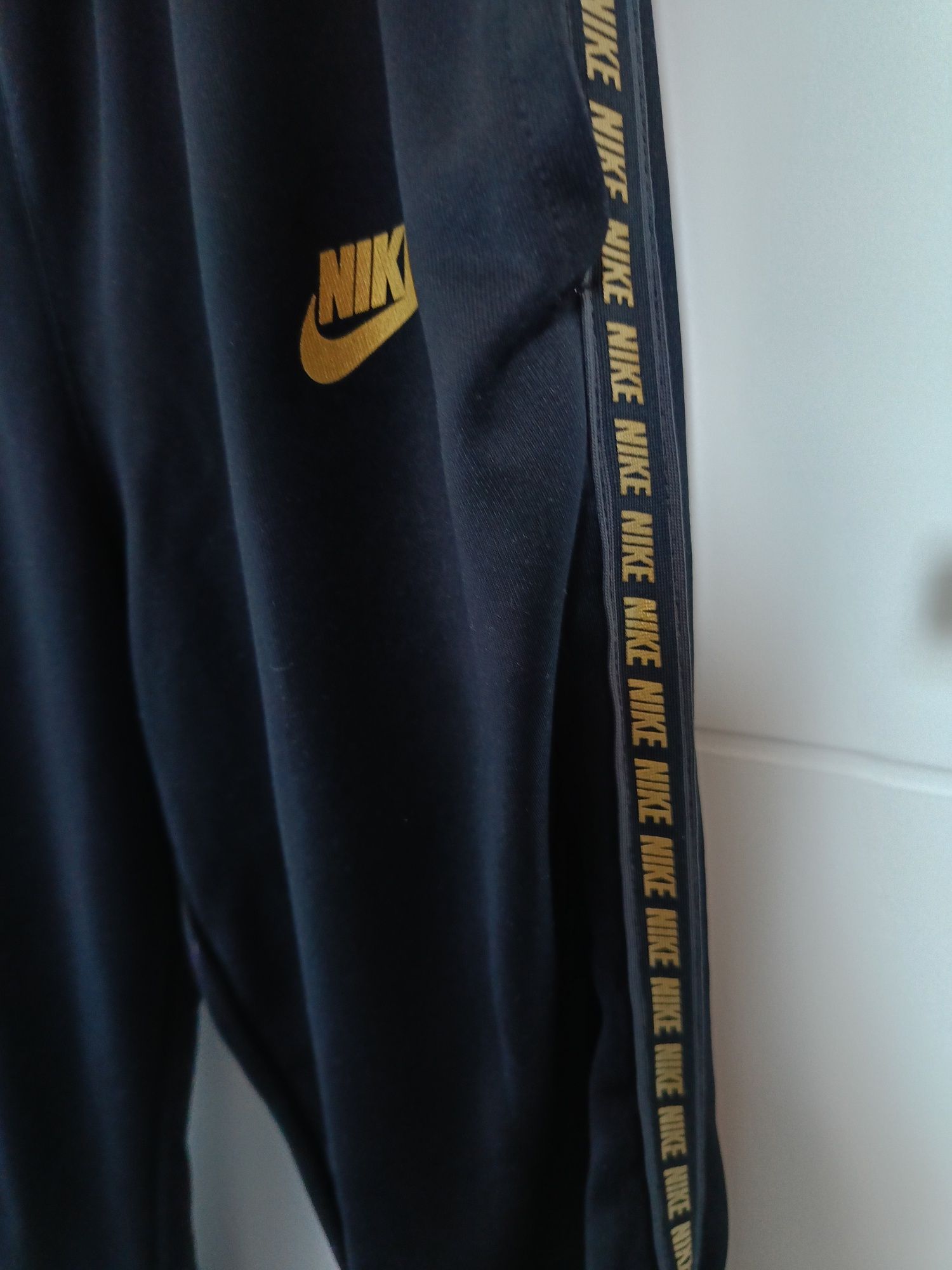 Spodnie dresowe Nike 8-9 lat 134
