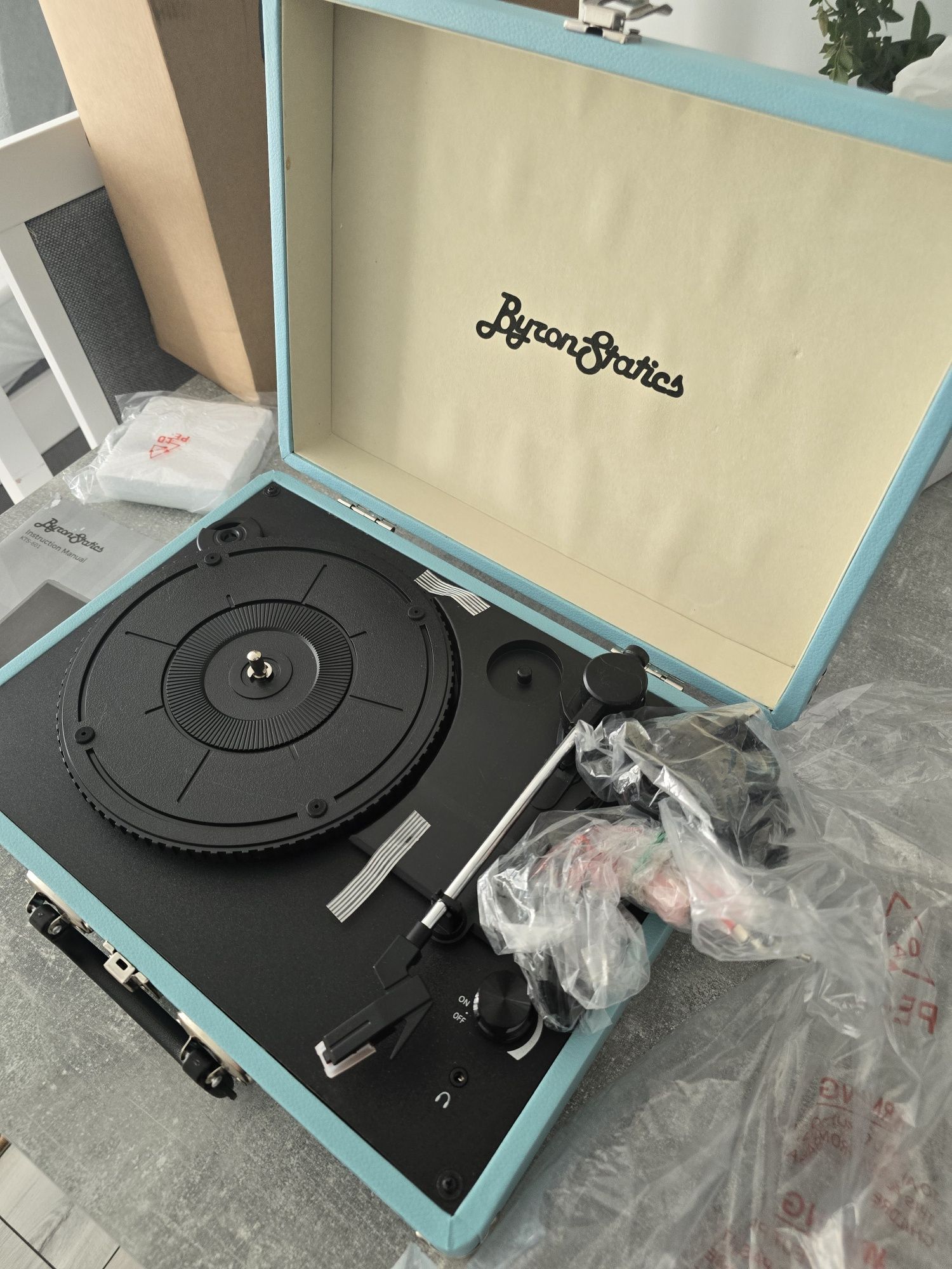 Gramofon przenośny KTS 601