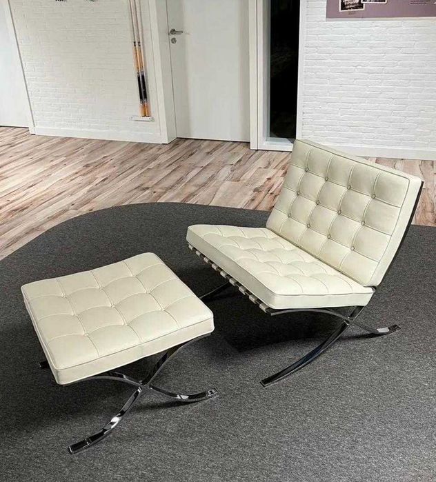 Cadeirão Knoll Barcelona com mesa