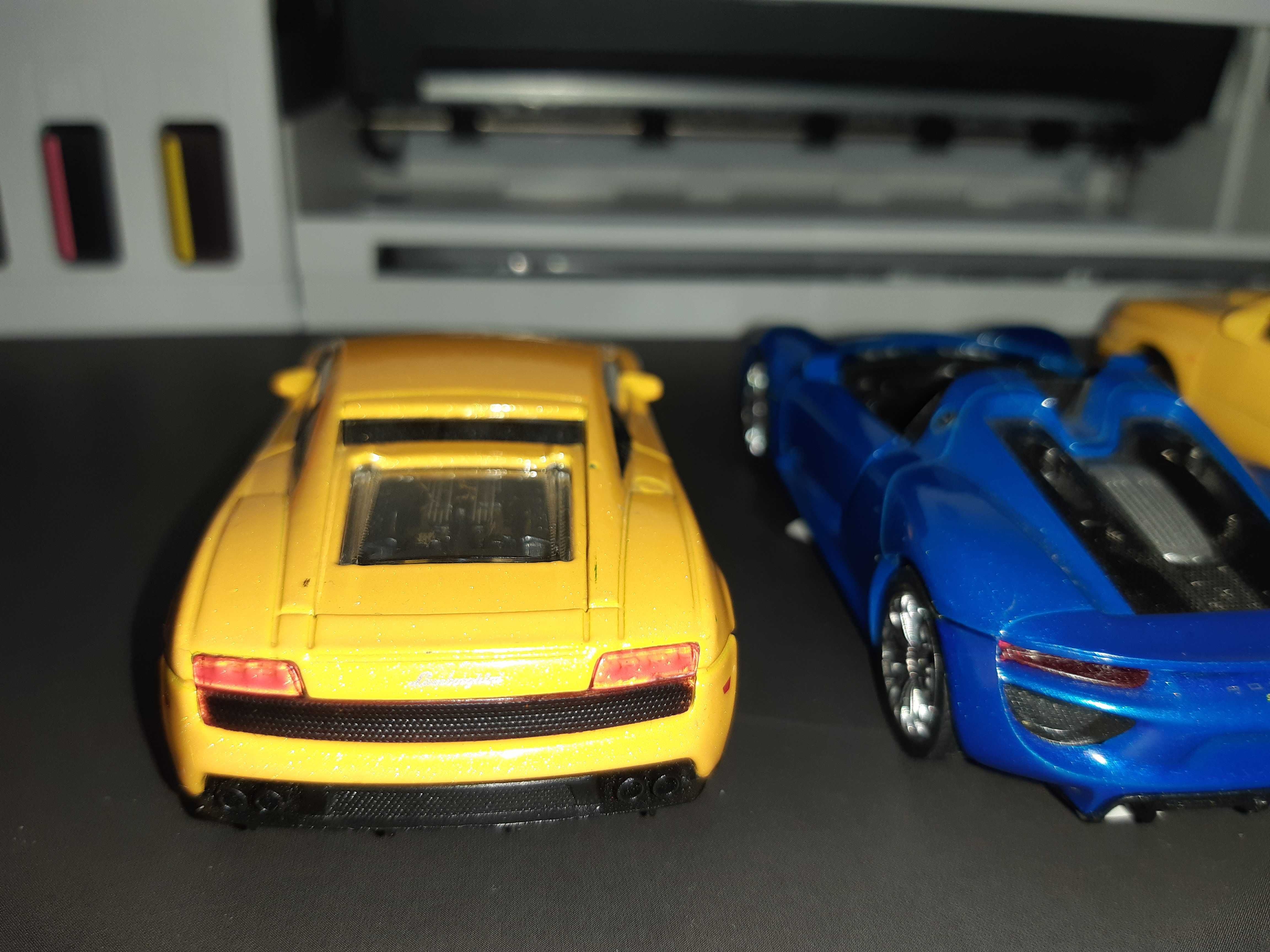 Zestaw trzech aut Lamborghini Porsche Subaru 1:40