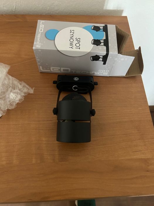 Sprzedam sześć sztuk lamp na listwę