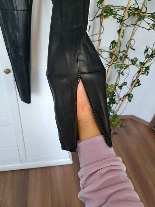 Spodnie skórzane Zara - elegancja i charakter, rozm. S