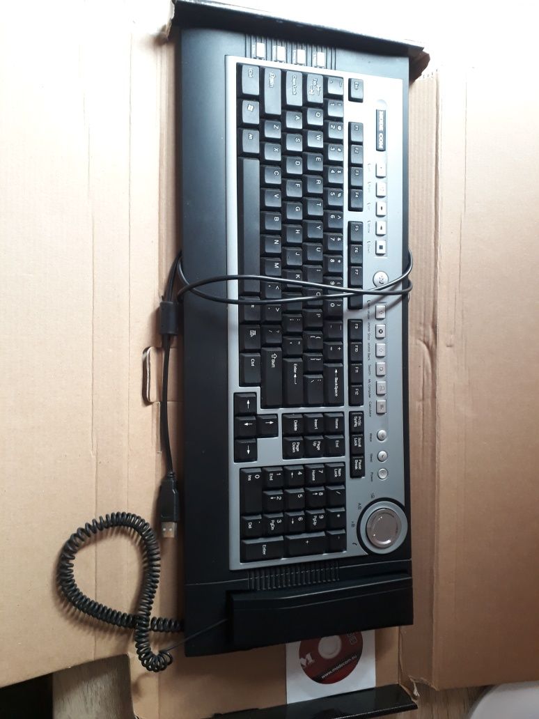 Klawiatura retro do komputera MC-9001