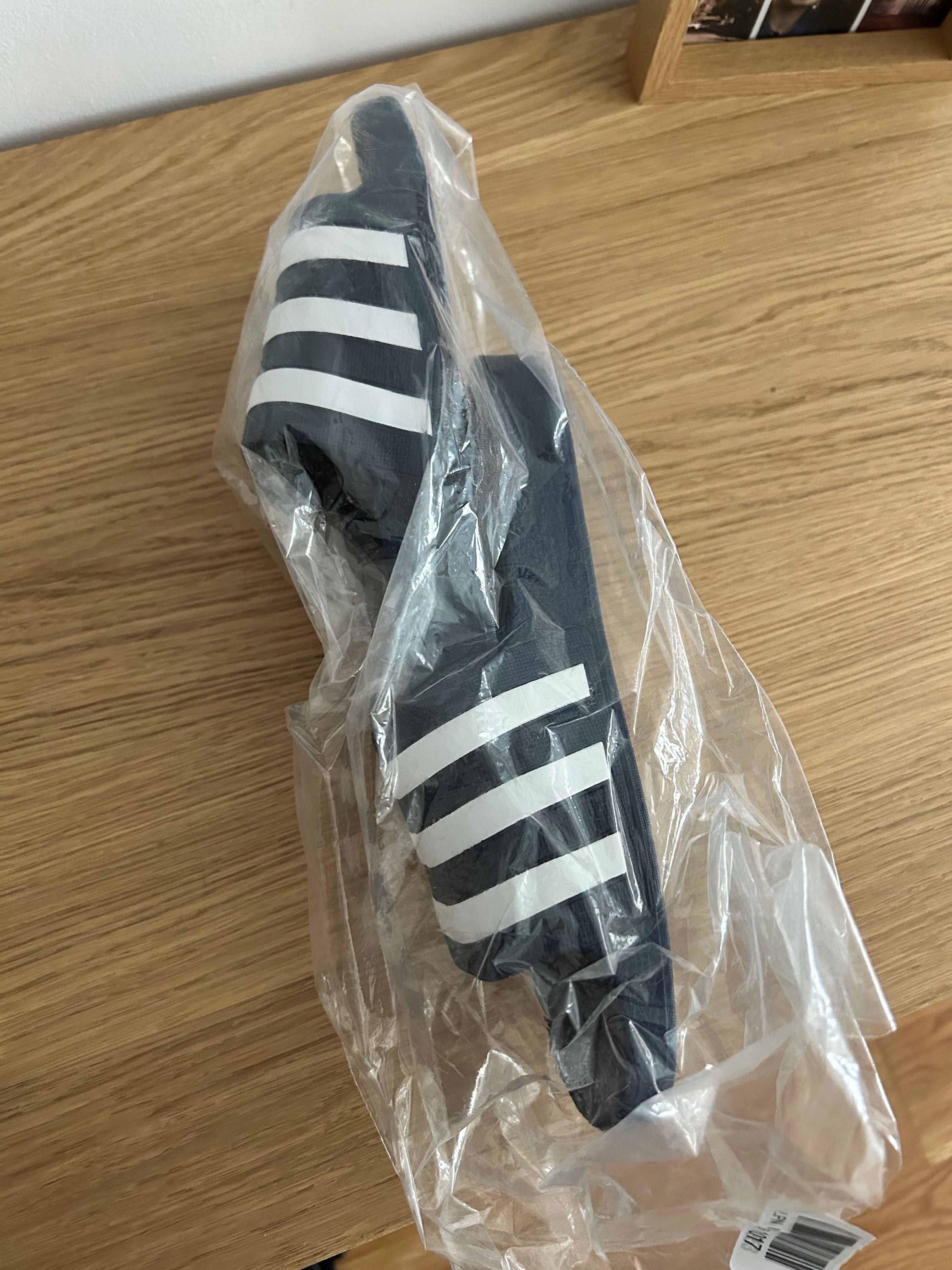 Chinelos adidas tamanho 42 - novo