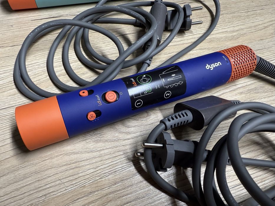 Стайлер Dyson AirWrap HS08,третя серія,bluetooth,оригінал,без насадок