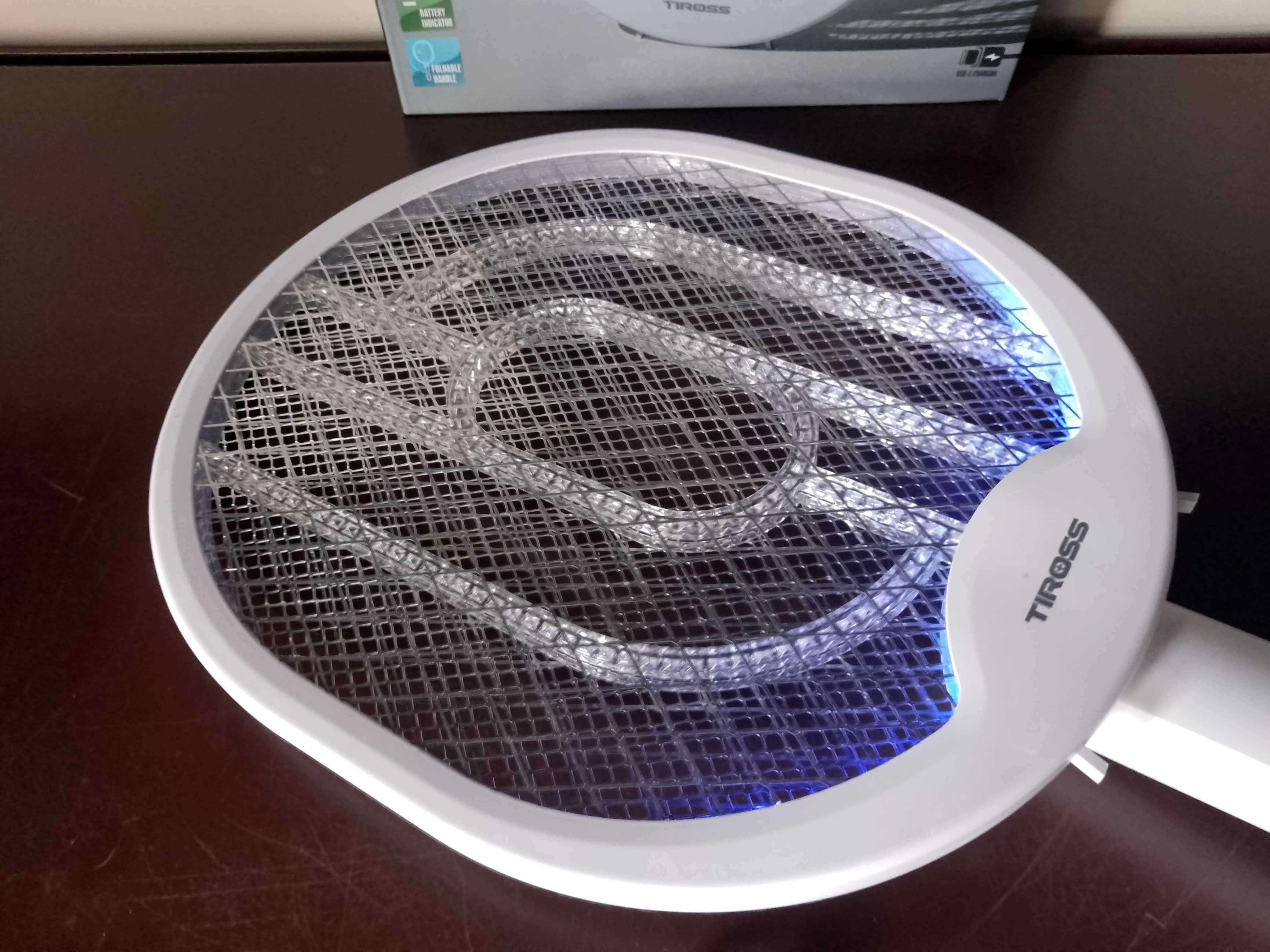 ŁAPKA OWADOBÓJCZA elektryczna packa składana tiross na muchy komary ta