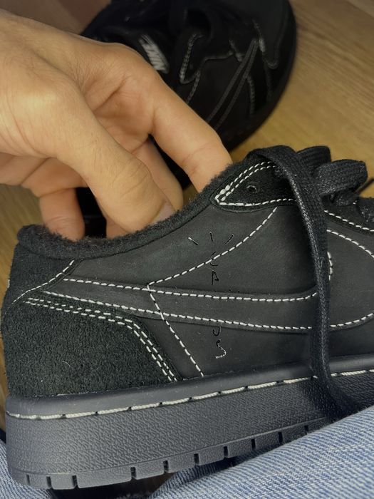 Jordan 1 Low Travis Scoot