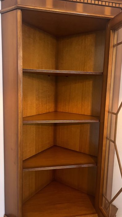 Vitrine de Esquina estilo Regency / Antique Yew Regency Corner Unit