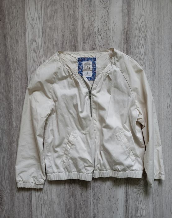 Damska kurtka wiosenna. Rozmiar S. Bershka