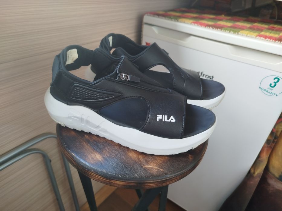Босоніжки сандалії Fila Versus Sandals Cl 2.0  розмір 41+