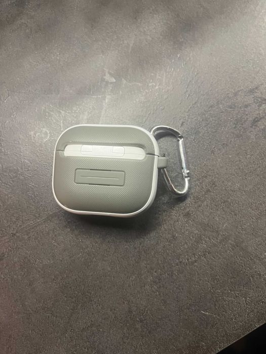 Наушники AirPods 4