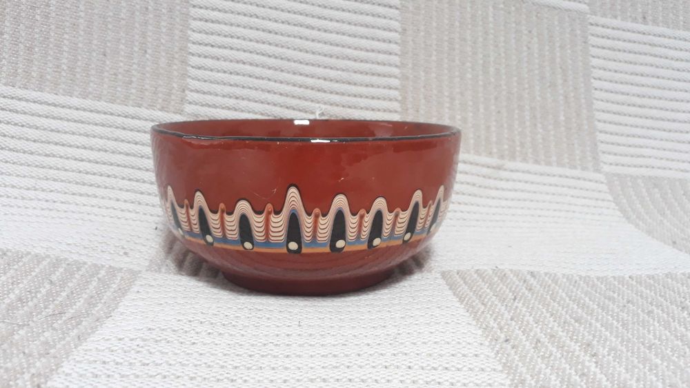 Miseczka bułgarska PRL, pęknięta jako dekoracja