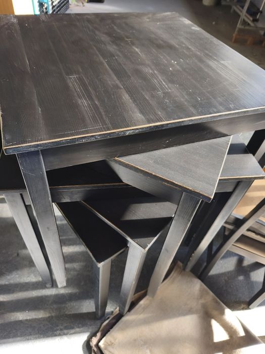 Vendo 6 mesas  quadradas