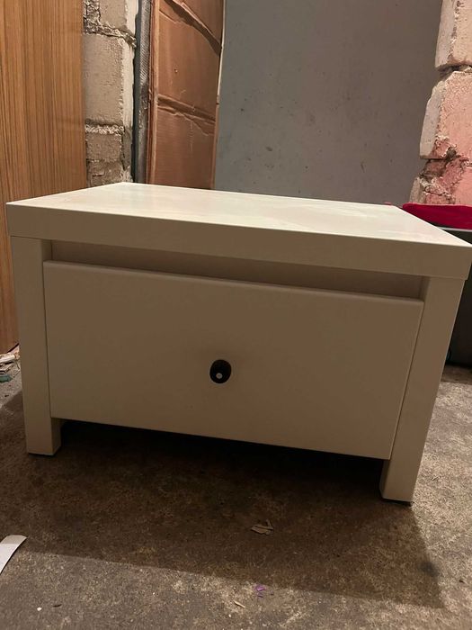 Sprzedam szafkę nocną