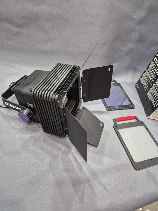 Halogen oświetleniowy Osram studio 2000