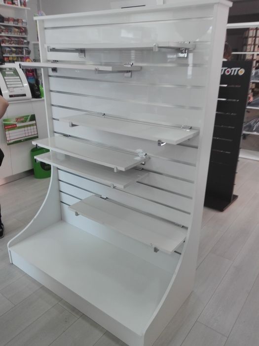 Painéis e expositores para lojas (NOVOS)