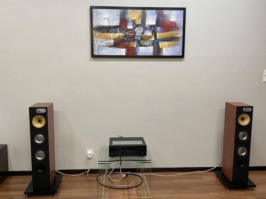 Bowers & Wilkins B&W 683