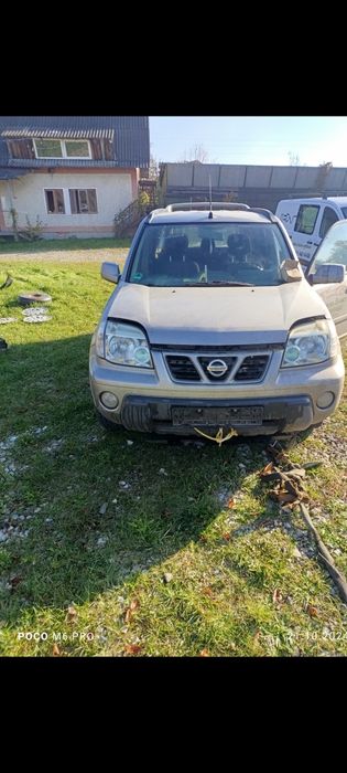 Фара Nissan xtrail t 30 права ліва