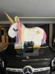 Pinhata unicornio gigante