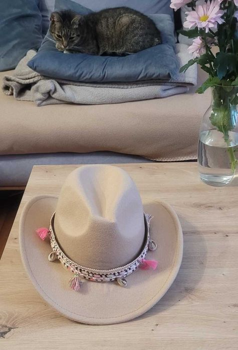 Kapelusz kowbojski klasyczny kremowy Wild West Country Western nowy