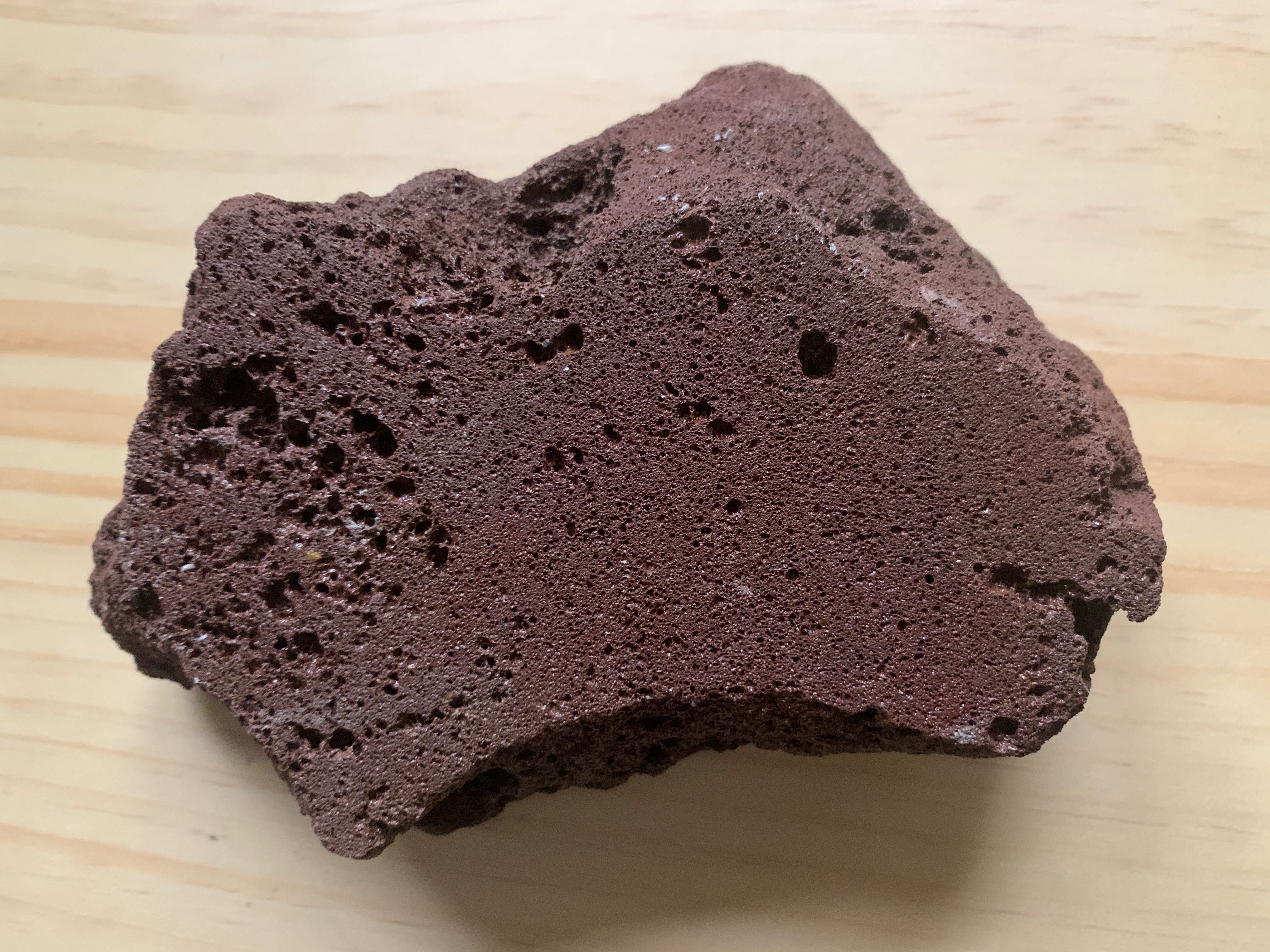 Popielniczka z kamienia wulkanicznego 1950-60 rok