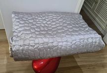 Colcha grande côr cinza prata