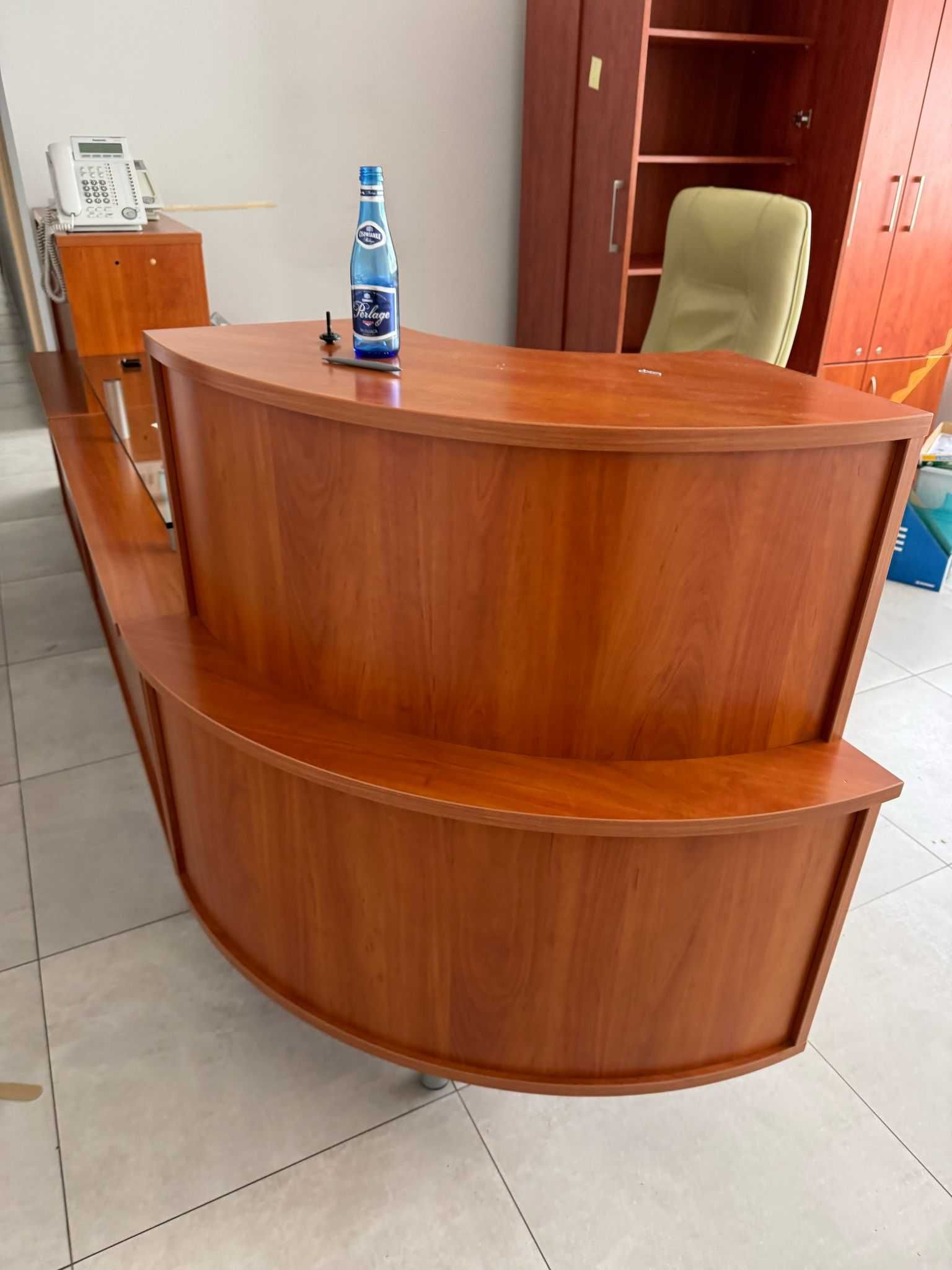 Recepcja biurko zabudowane calvados biurko stół lada narożna recepcje