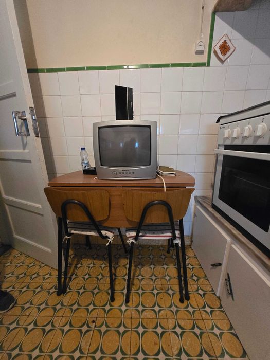 Mesa Dobravel de cozinha e cadeiras Vintage