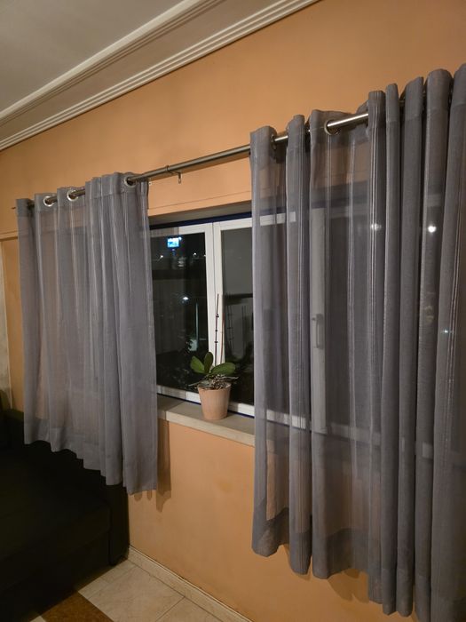 Sofa com Arrumação 2 mesas e tapete