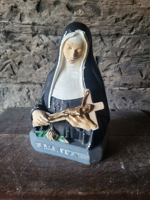 Stara figurka Święta Rita popiersie
