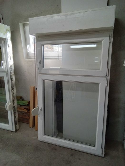 Uzywane biale okno z roleta