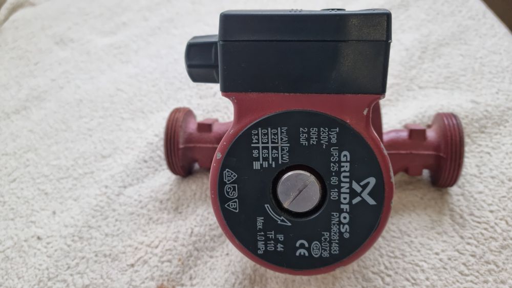 циркуляційний насос Grundfos UPS 25-60 180.