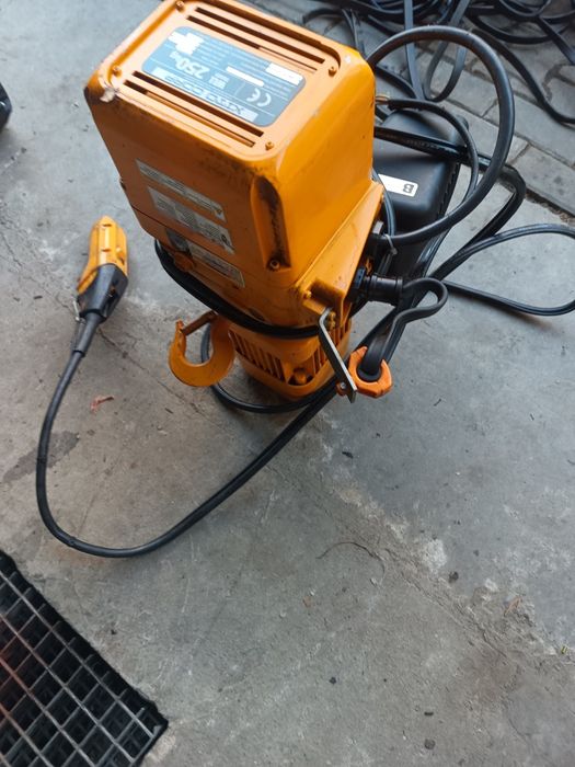 Wciągarka elektryczna 250 kg