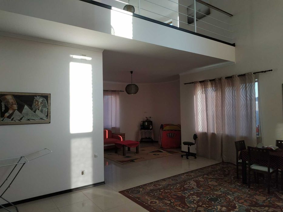 Дом в селе Осещина , Троянда-2