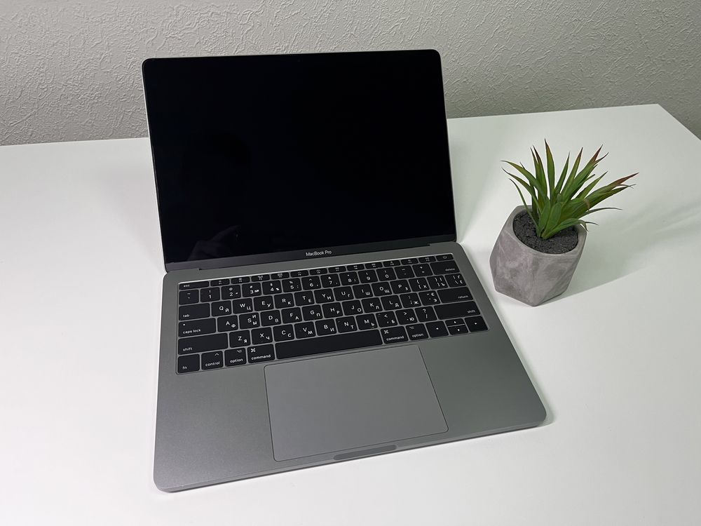 Продам MacBook Pro 13” 128gb 2017