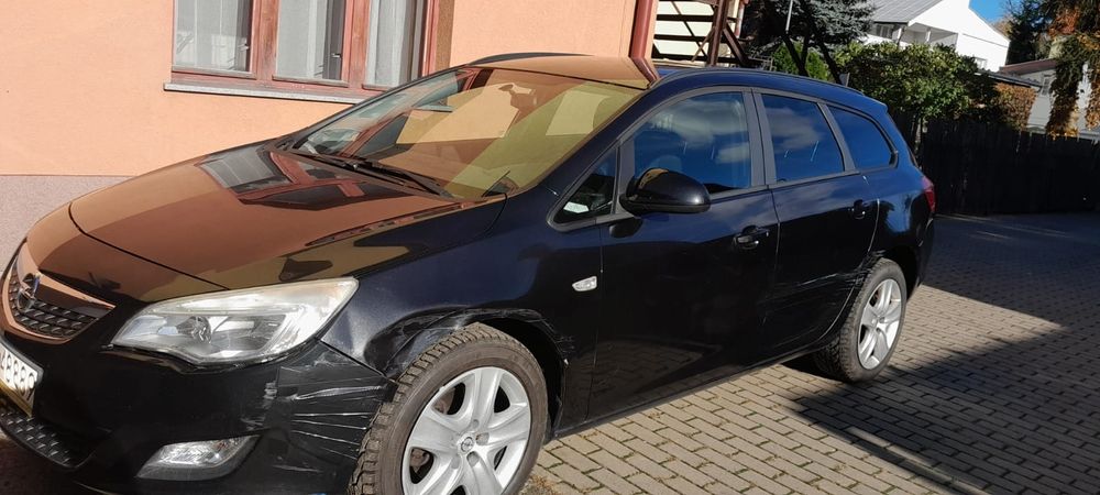 Opel Astra Kombi Automat 2.0 CDTI 165 KM – 2011 r. – diesel – po stłu