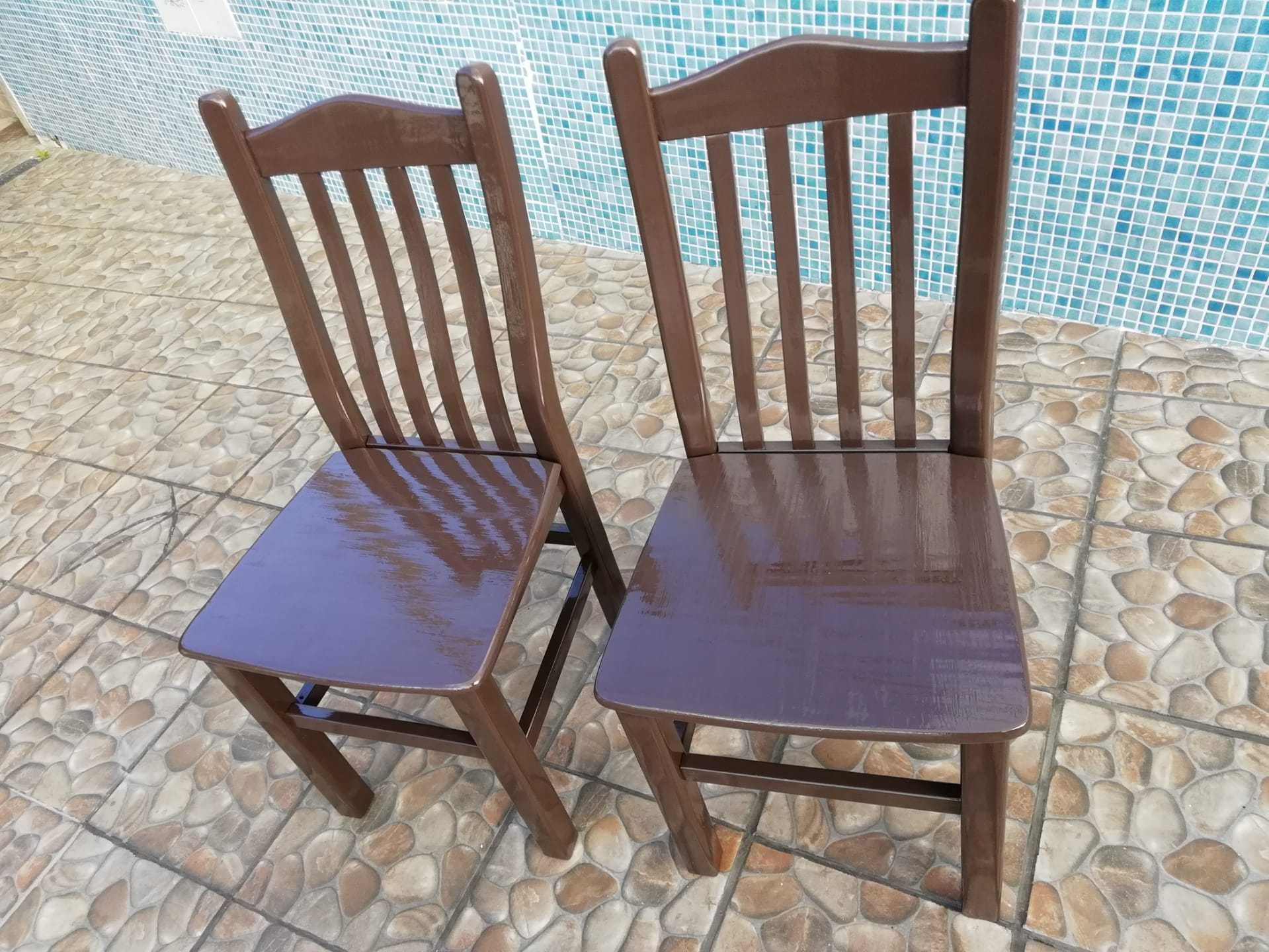 2 Cadeira Antiga Em Castanho Madeira Antiga bem Tratada