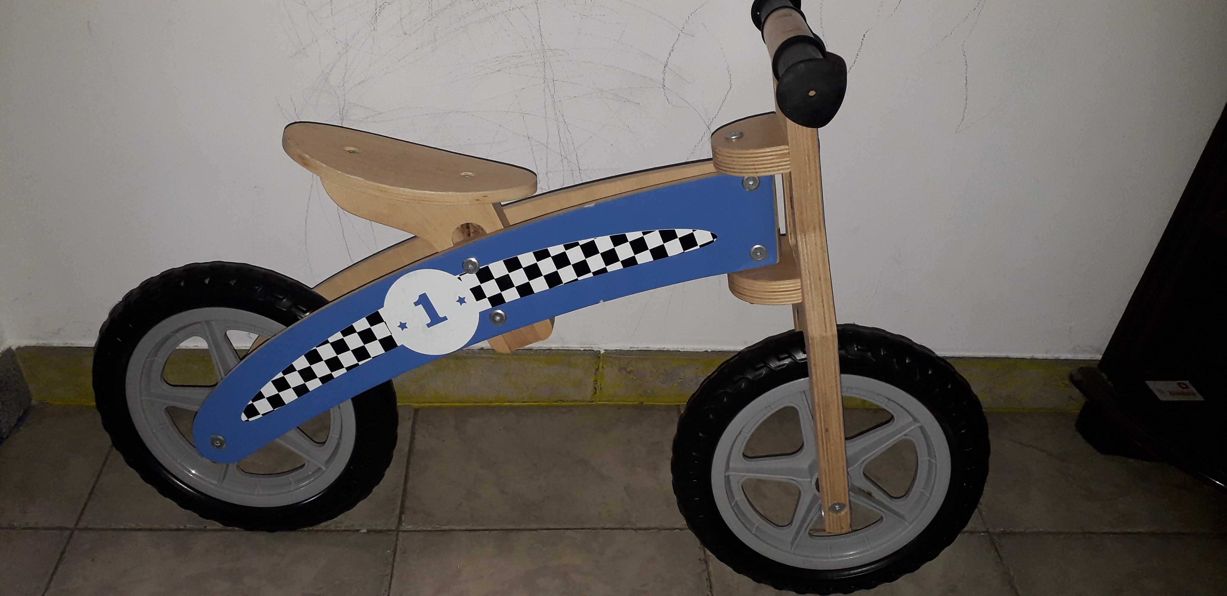 Bicicleta de madeira para criança0