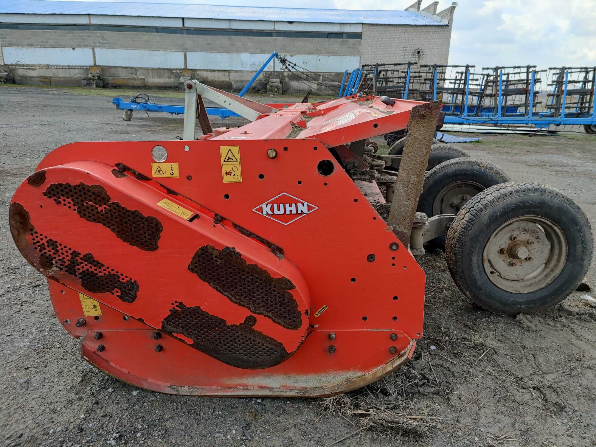 Подрібнювач (мульчувач) Kuhn RM 400