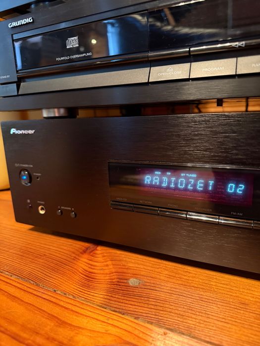 Amplituner Pioneer SX- 20 z pilotem/ moc 2 x 100 W