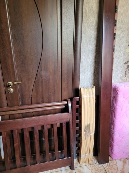 Кровать с натурального дерева