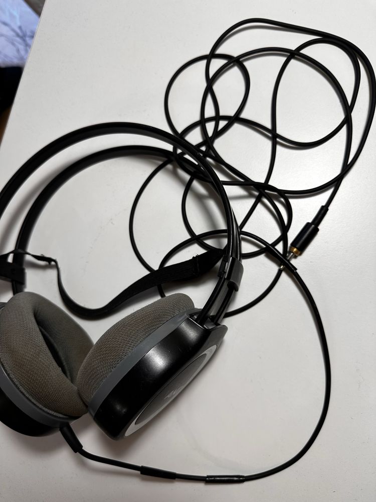 Sluchawki AKG K512