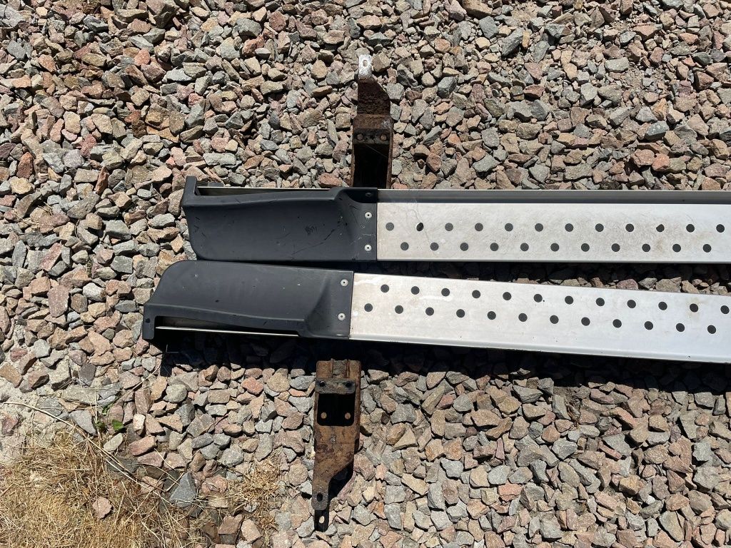 Progi Stopnie Boczne Suzuki Grand Vitara 2 II 05-14r  3 D