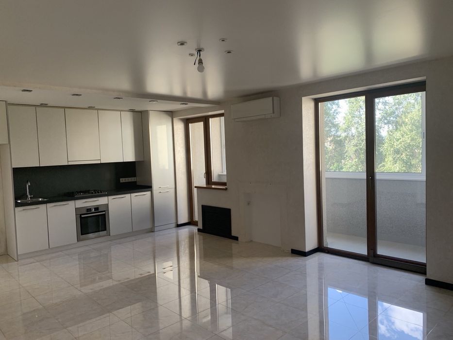 Продам 3-х к.кв 90 м.кв 3/9 в новом жилом доме пр.Тракторостроителей