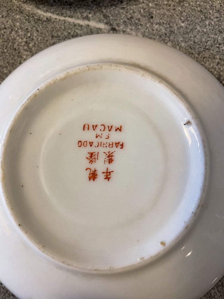 3 Chavenas e Pires porcelana Macau