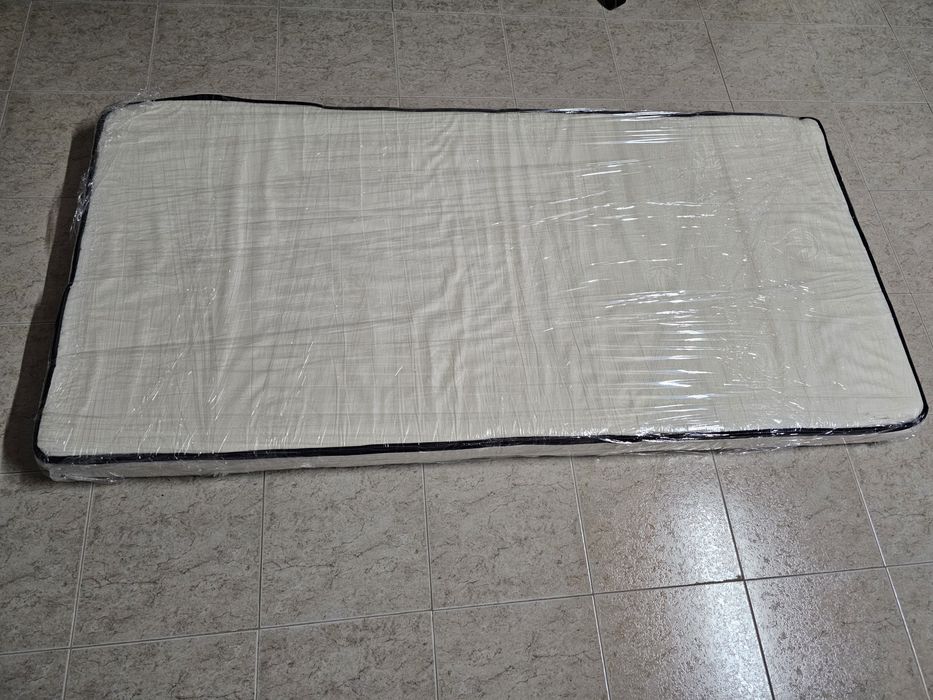 Colchão solteiro 90x190 cm
